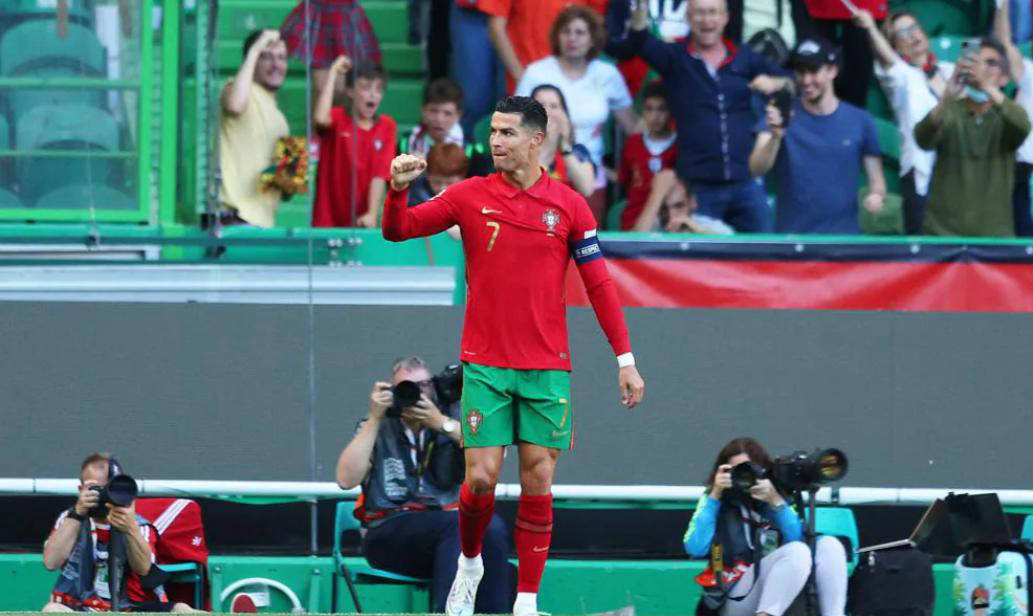 包含险胜引发热议！，C罗在澳大利亚队比赛中战术调整上演精彩一战的词条-爱游戏官网