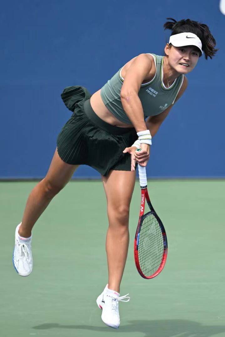  莎拉波娃阿扎伦卡 -爱游戏